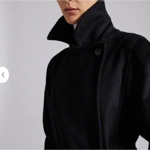 Max Mara Manuela coat. 100% camel hair. Size 2 petite